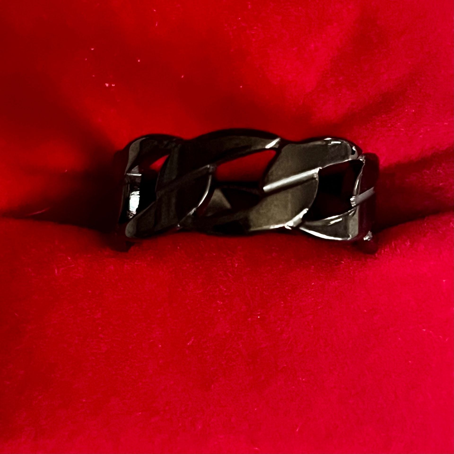 Black Stainless Steel Curb Chain Ring Size 11 2