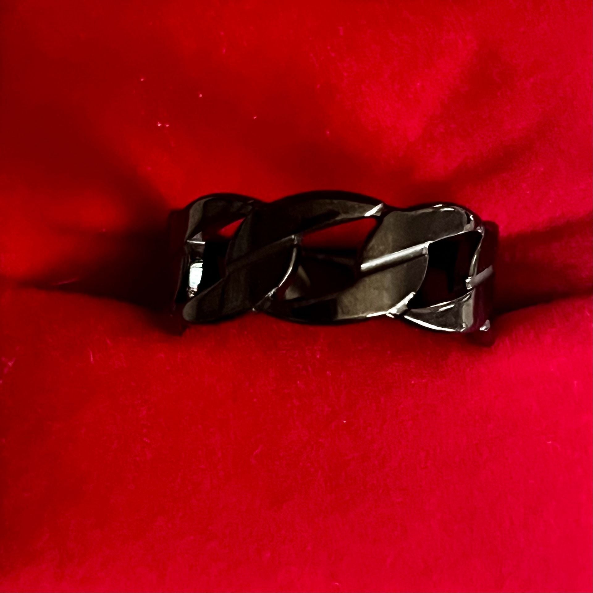 Black Stainless Steel Curb Chain Ring Size 11 3