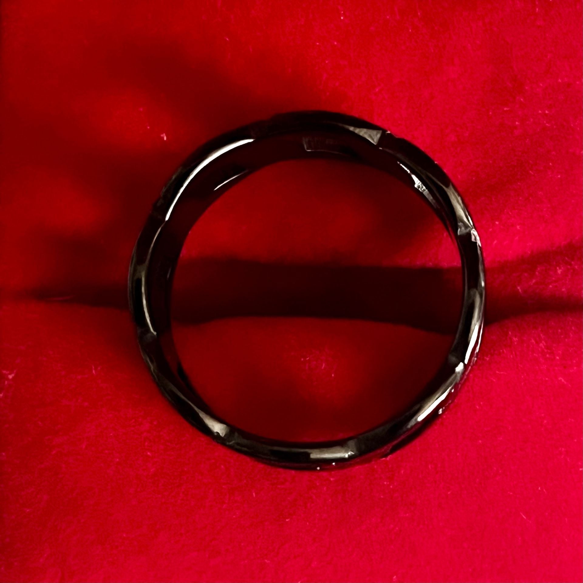 Black Stainless Steel Curb Chain Ring Size 11 4