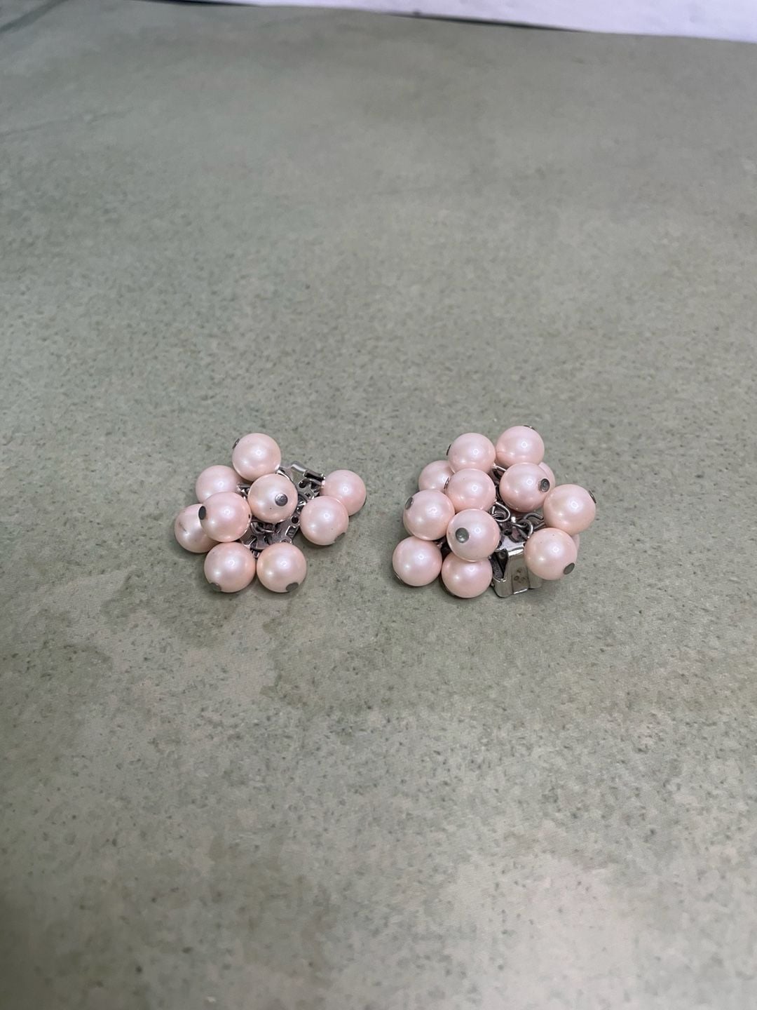 Marvella Vintage Pink Faux Pearl Cluster Clip-on Earrings 5