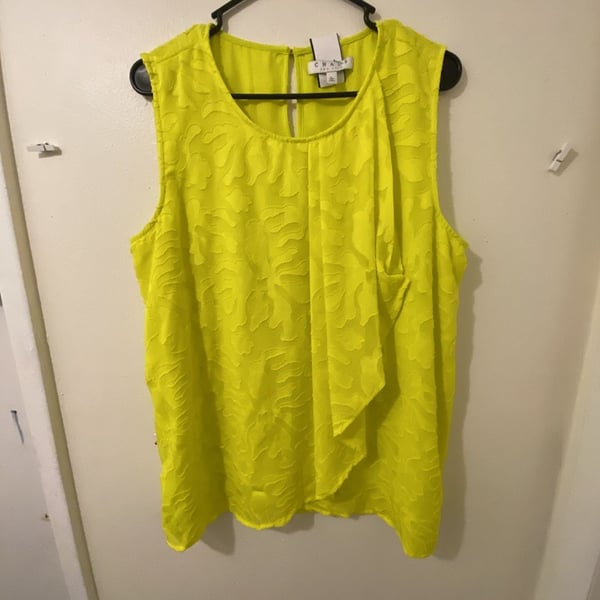 Chaus New York Sleeveless Blouse Size L Yellow