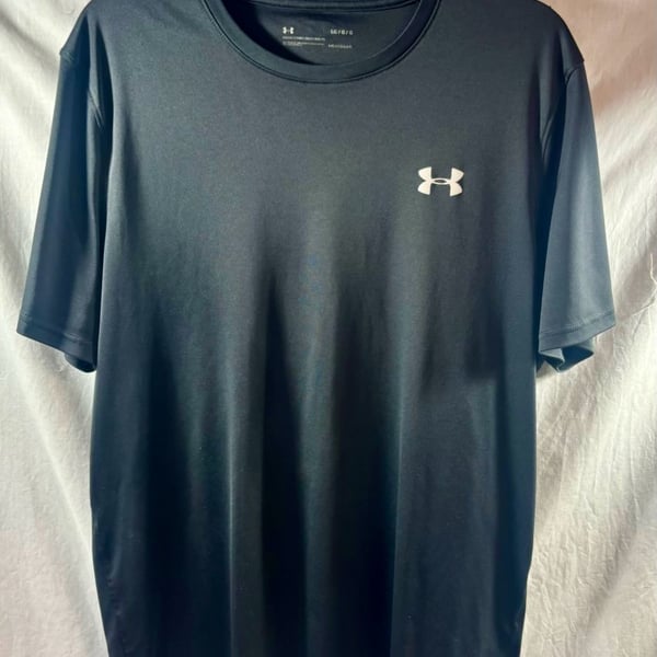 Under Armour HeatGear T-Shirt Size L Black
