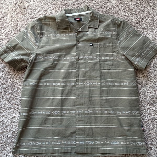 Quiksilver Button Down Shirt Size M Green Tribal Aztec Short Sleeve