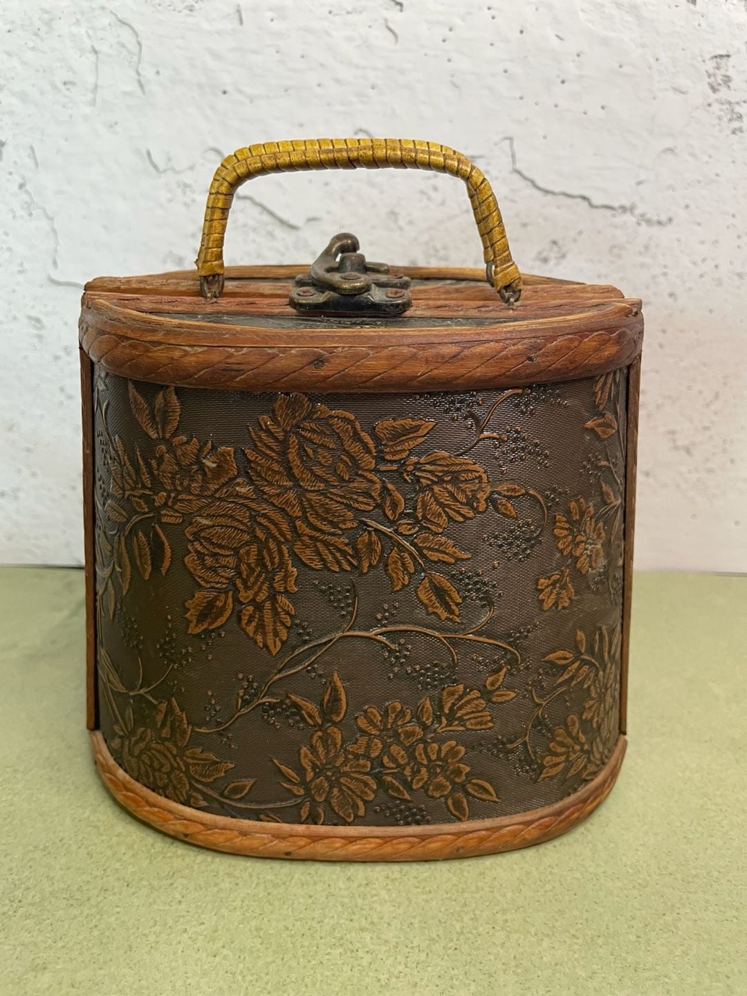 Vintage Wooden Handbag Floral Embossed Purse Rattan Wrapped Handle 2