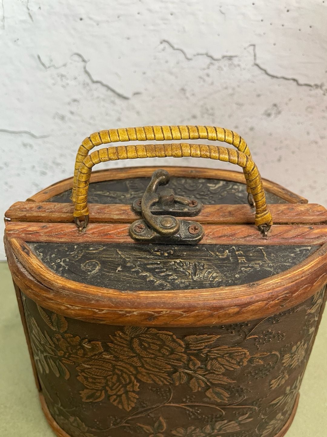 Vintage Wooden Handbag Floral Embossed Purse Rattan Wrapped Handle 3