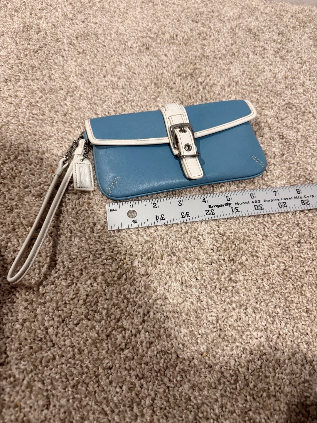 Vintage Coach Blue White Leather Wristlet Buckle Detail 2