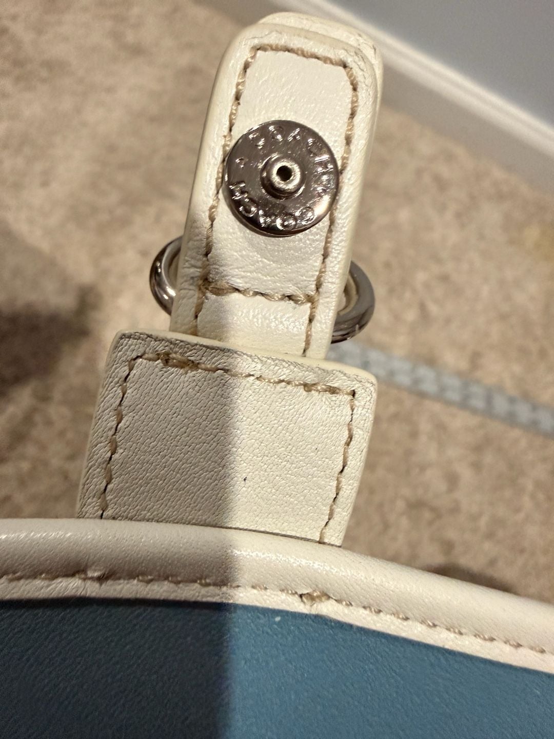 Vintage Coach Blue White Leather Wristlet Buckle Detail 5