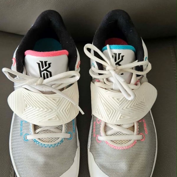 Nike Kyrie Flytrap 3 South Beach Basketball Shoes
