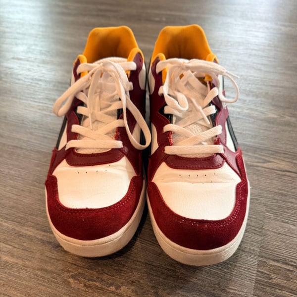 Reebok BB 4000 II Size 10 White Burgundy Yellow Leather Sneakers