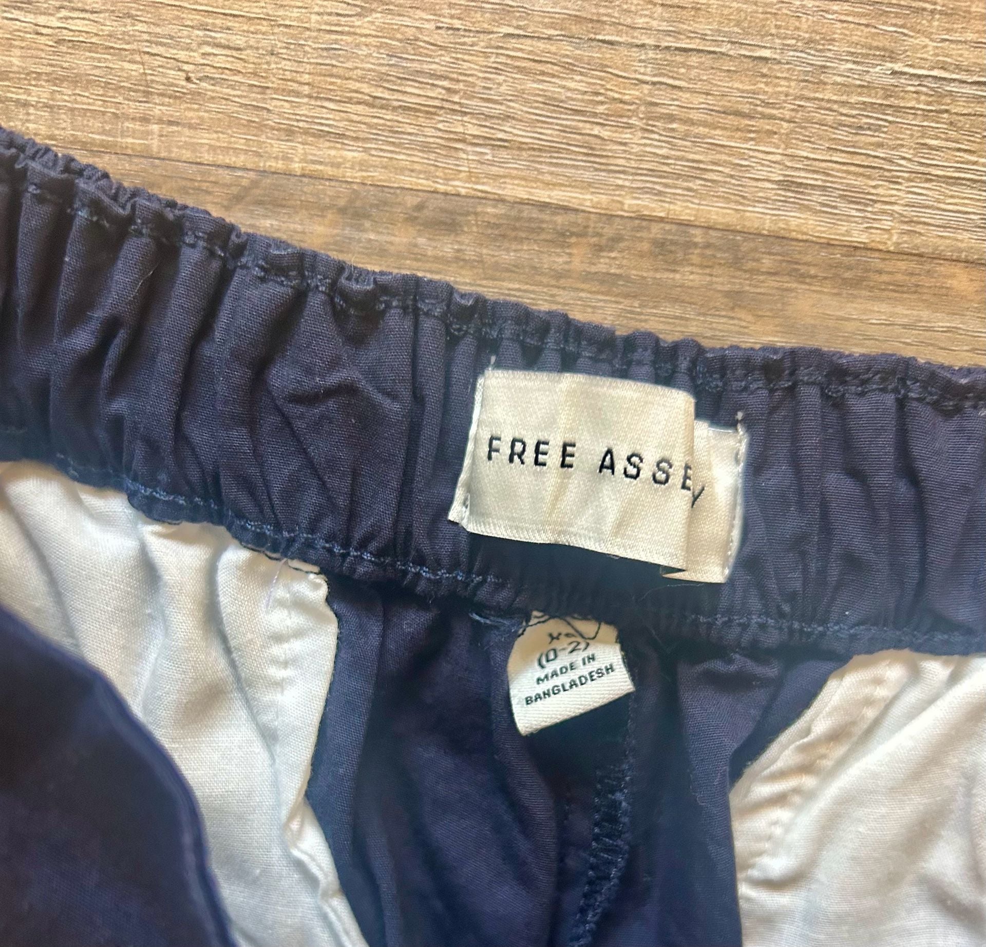 Free Assembly High Rise Wide Leg Pleated Culotte Pants Size XS Navy 4