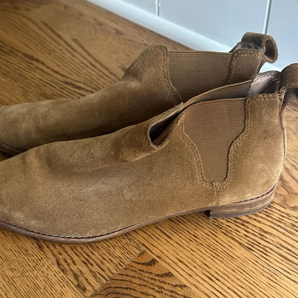 Madewell Suede Caramel Chelsea Boots - Size 7.5