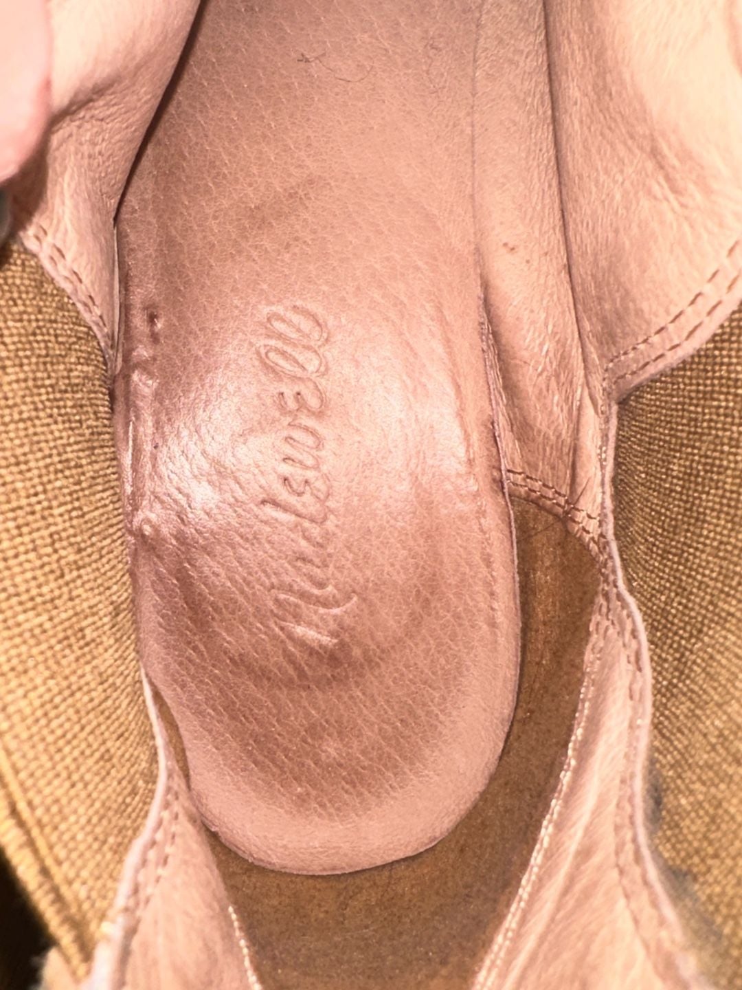 Madewell Suede Caramel Chelsea Boots - Size 7.5 7