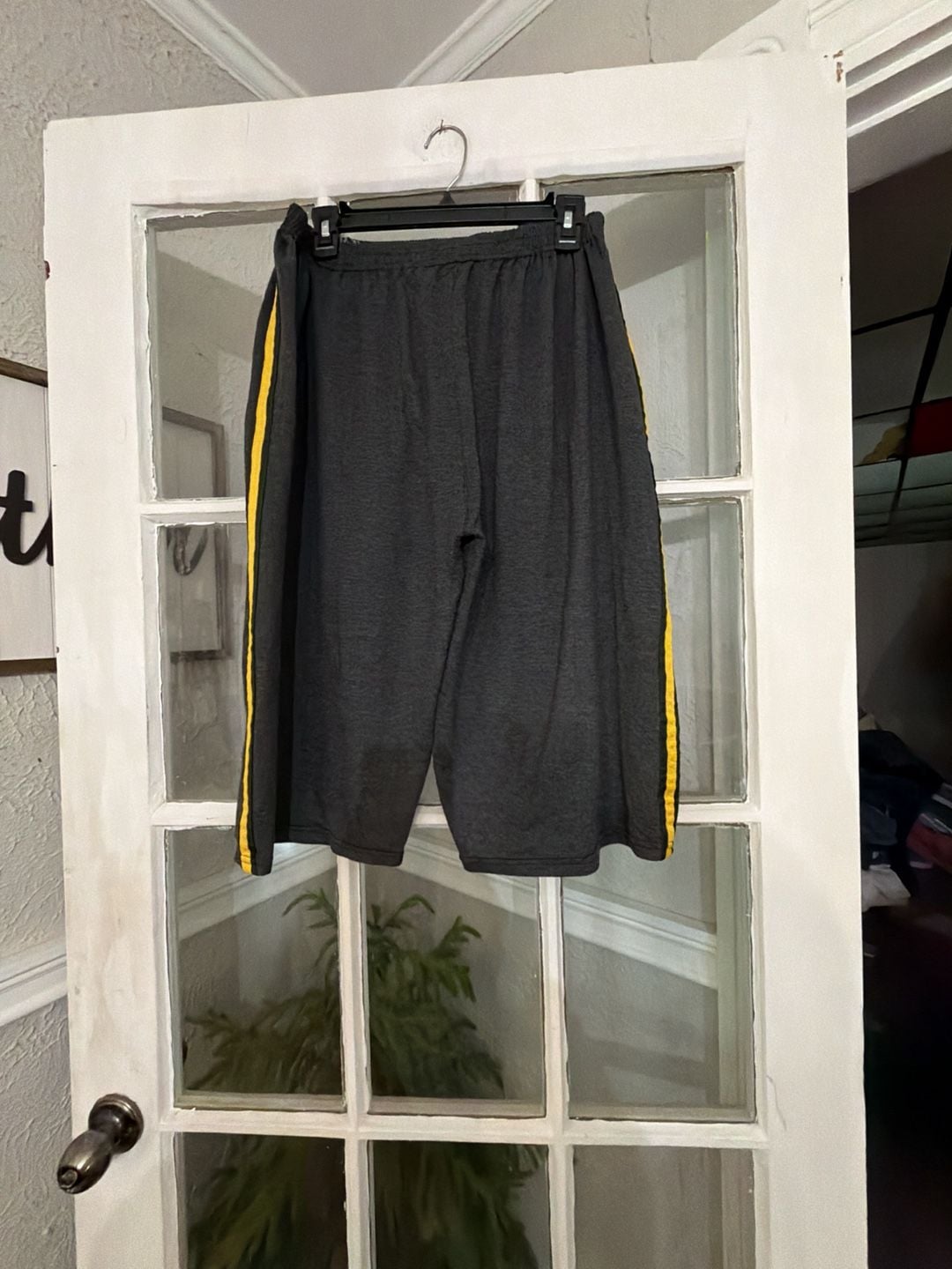 Nike Sweat Shorts Grey Yellow Stripe Patterned Pockets 5