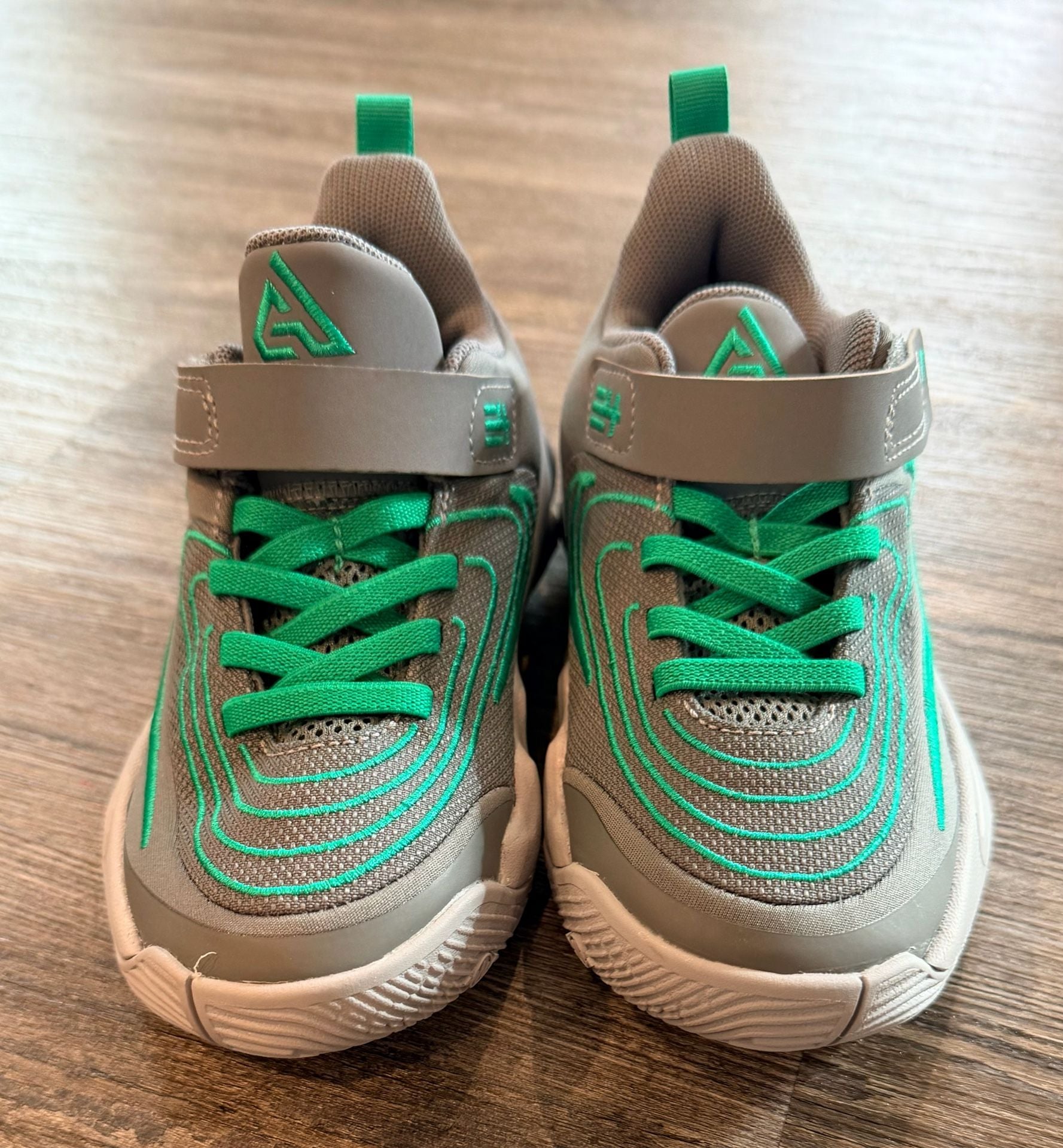 Nike Giannis Immortality 4 Size 11C Grey Green Basketball Shoes 2