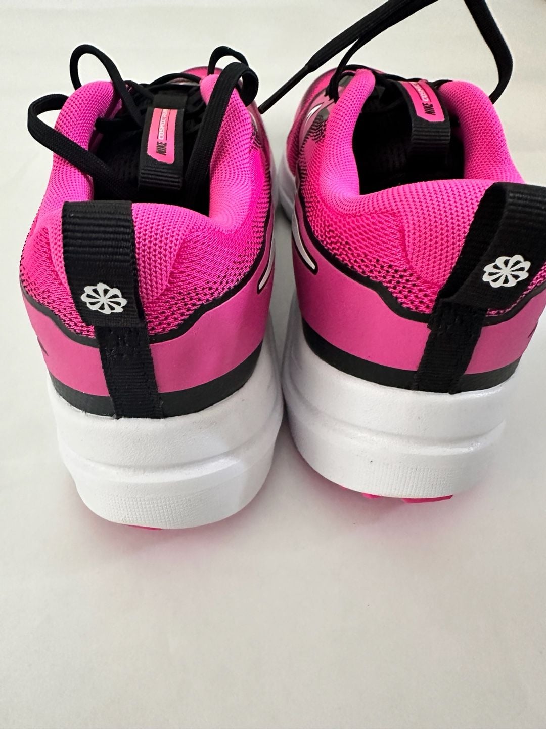 Nike Cosmic Runner 6 Youth 4