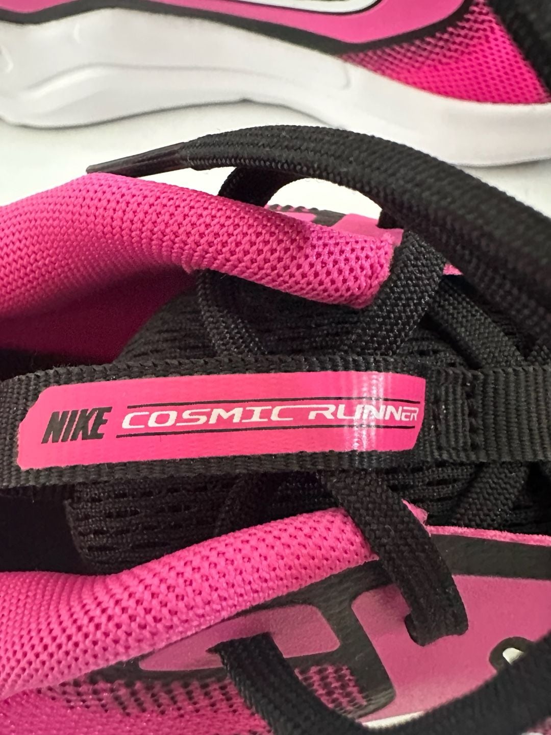 Nike Cosmic Runner 6 Youth 8