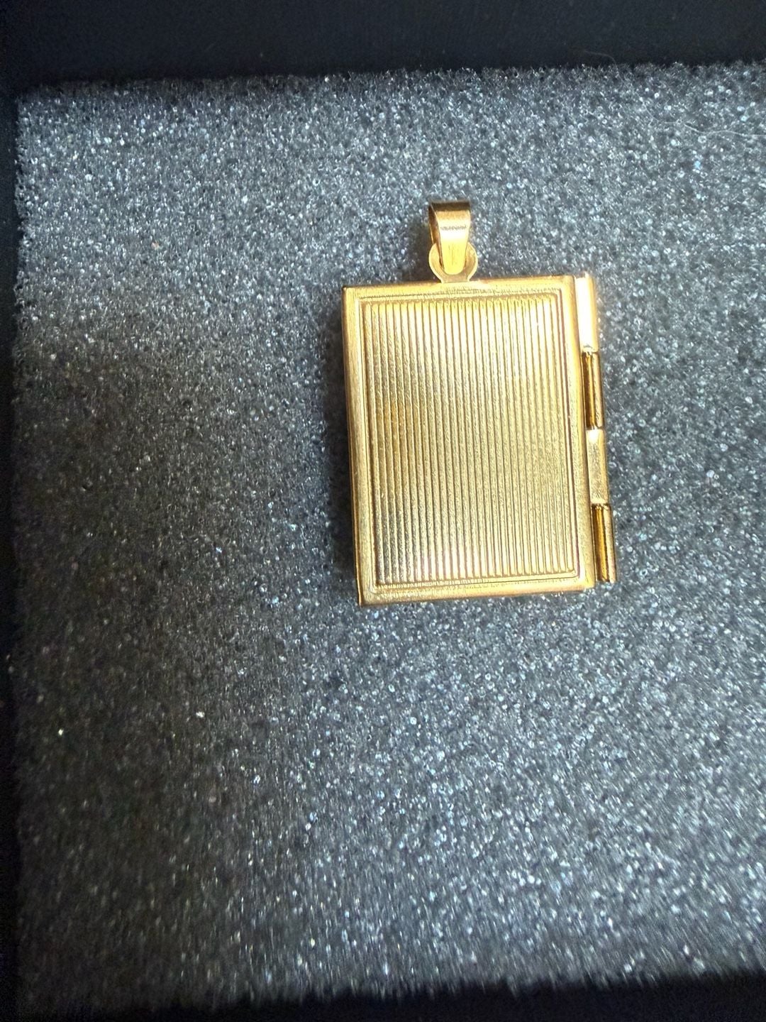 Unbranded Book Locket Pendant Gold Tone Brass Photo Frame 4