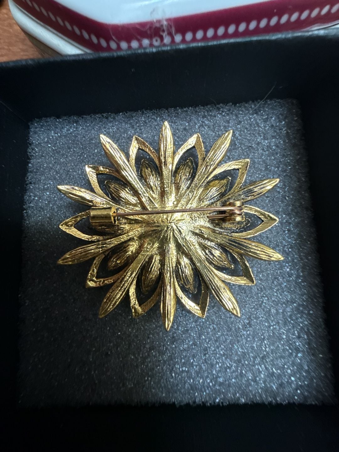 Vintage Style Blue Rhinestone Flower Brooch Gold Tone Pin 3