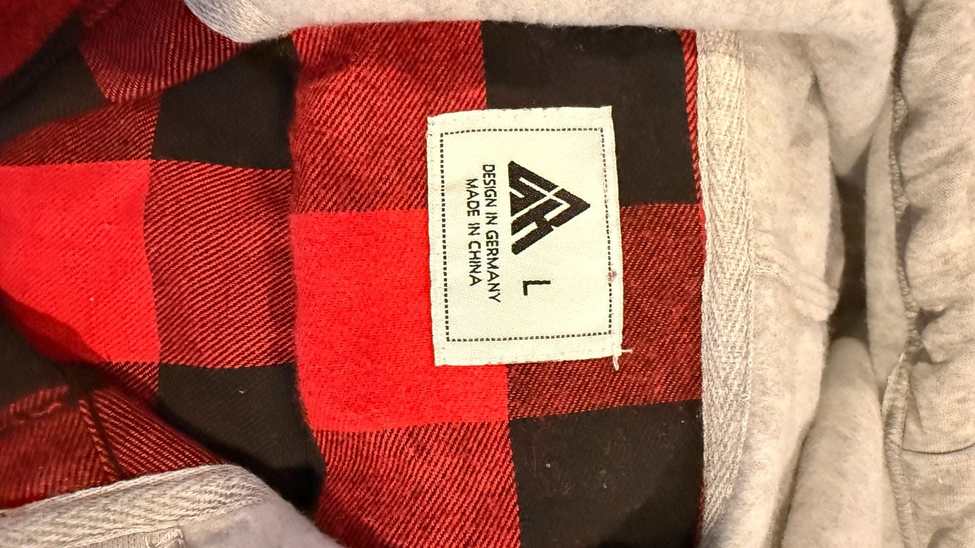 AH Flannel Hooded Shirt Size L Red Black Plaid Long Sleeve Button Down 4