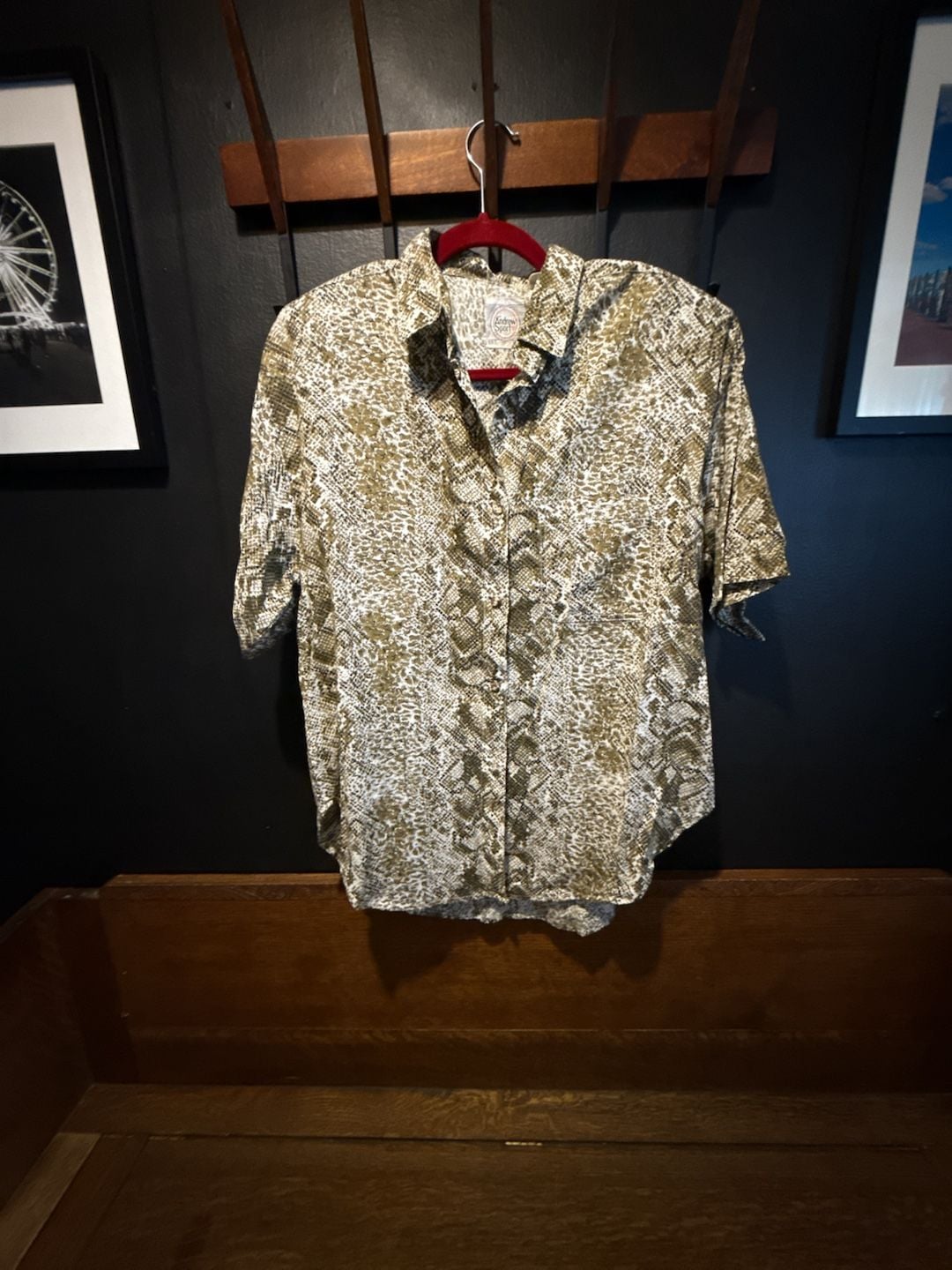 80’s Vintage Andrew Sport Button Down Shirt Size M Snake Print Short Sleeve 2