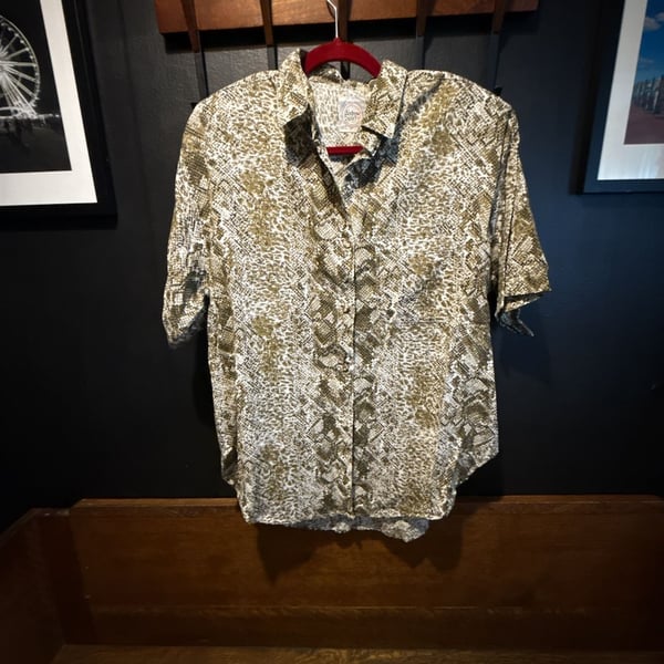 80’s Vintage Andrew Sport Button Down Shirt Size M Snake Print Short Sleeve