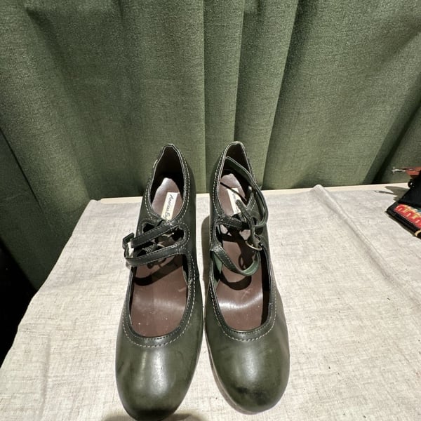 American Eagle Mary Jane Heels Green Leather