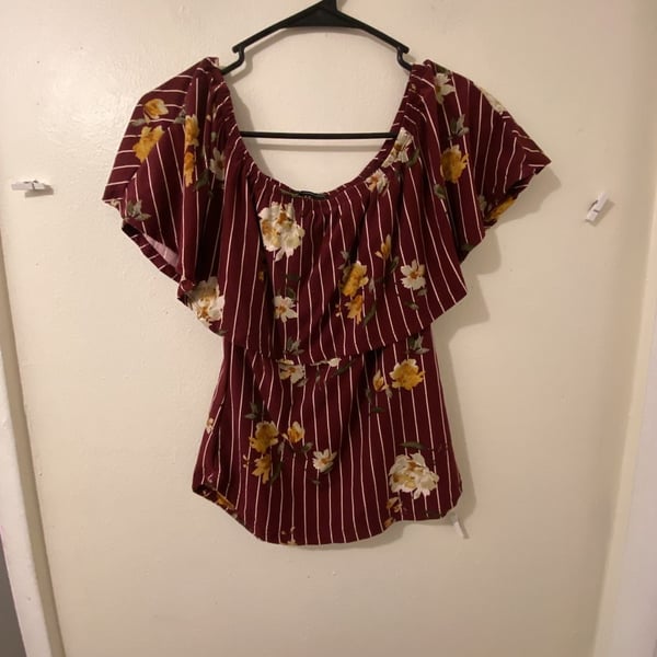 Vibe Sportswear Off Shoulder Top Size M Burgundy Floral