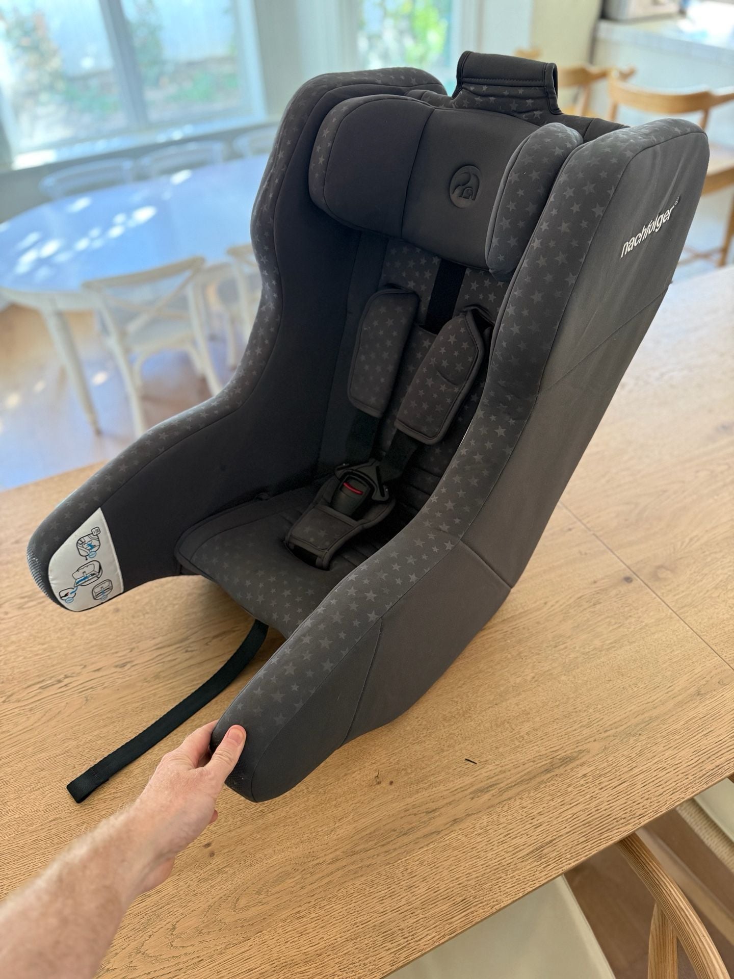 HyFive WORLD inflatable car seat for travel 1