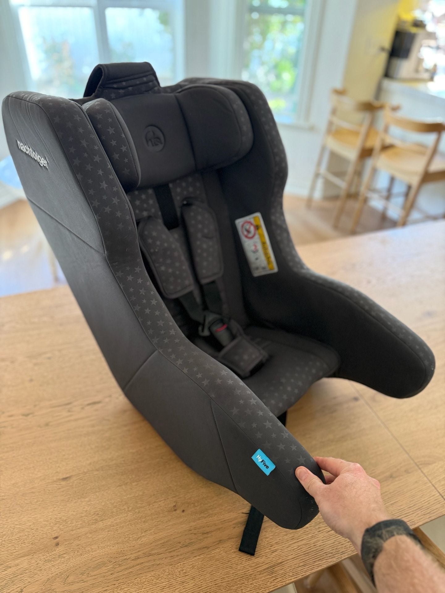 HyFive WORLD inflatable car seat for travel 4