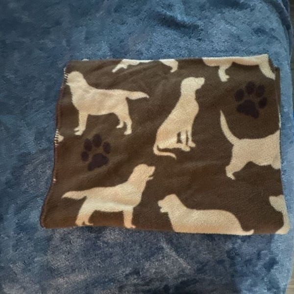 Allisandro Microplush Fleece Dog Blanket Brown Paw Print