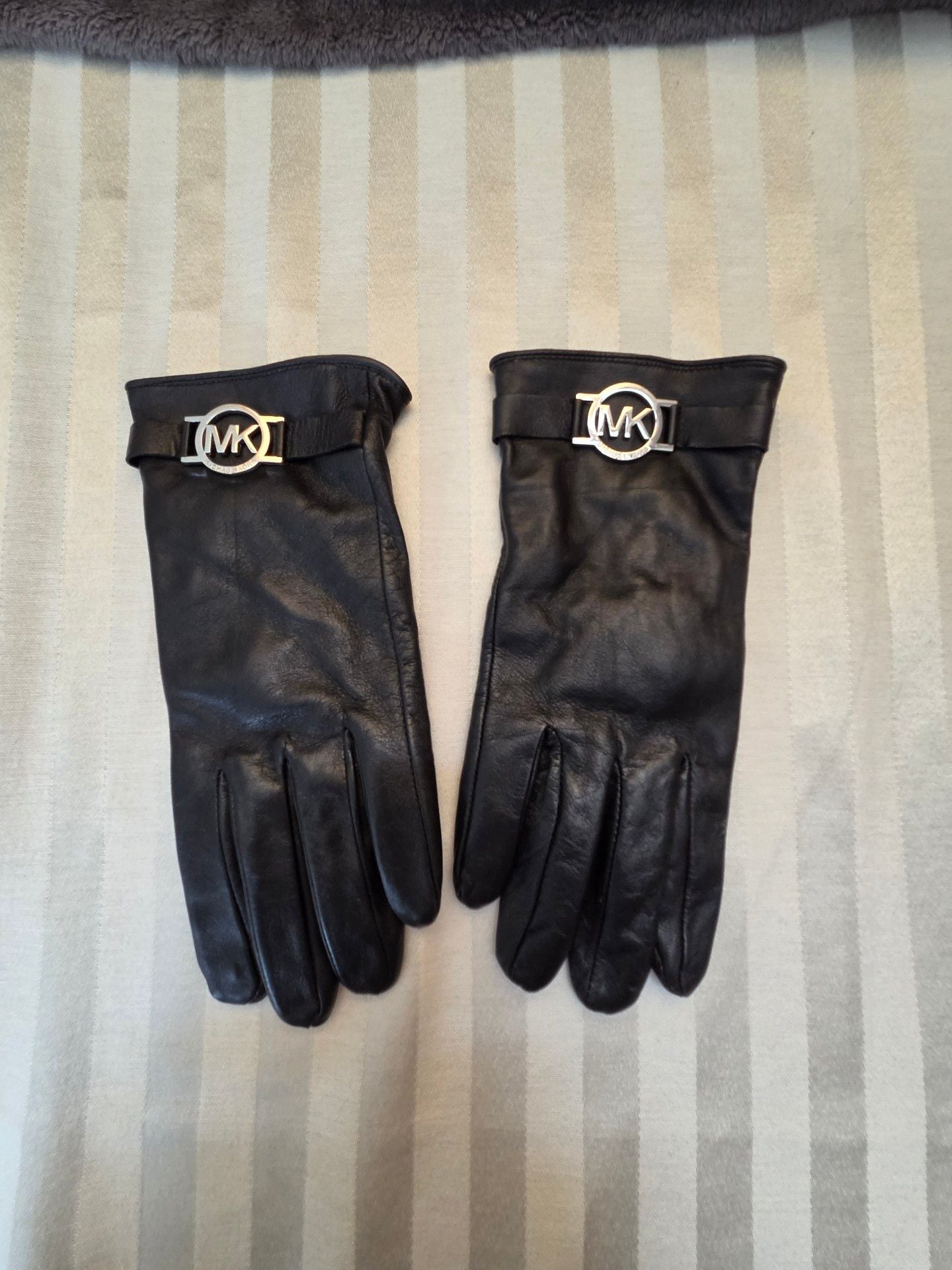 Michael Kors Leather Gloves Black 1