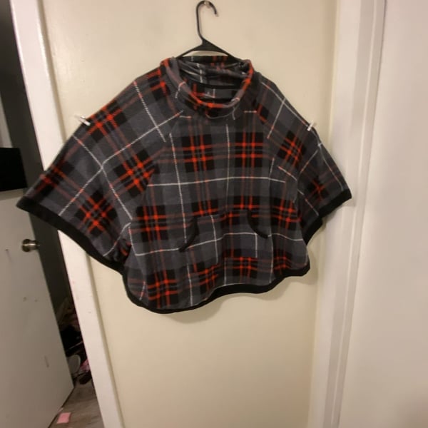 Cuddl Duds Fleece Plaid Poncho Size L