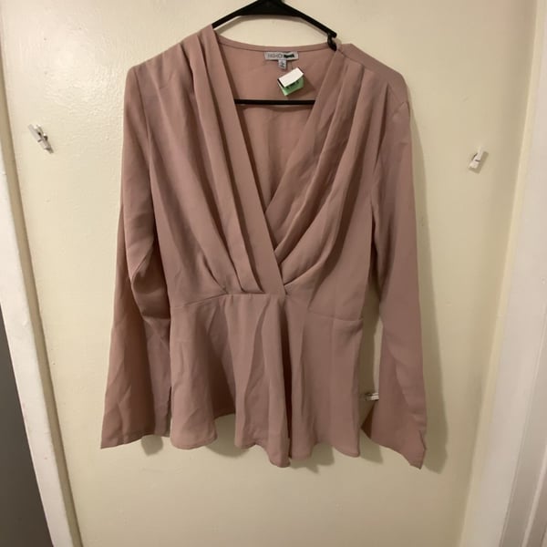 Fashion Nova Size L Mauve V-Neck Long Sleeve Peplum Top