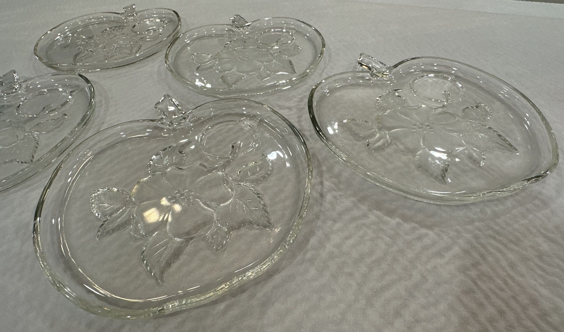 VTG Hazel Atlas Glass Snack Plates Dishes Orchard Apple Shaped Blossom Set Of 5 4