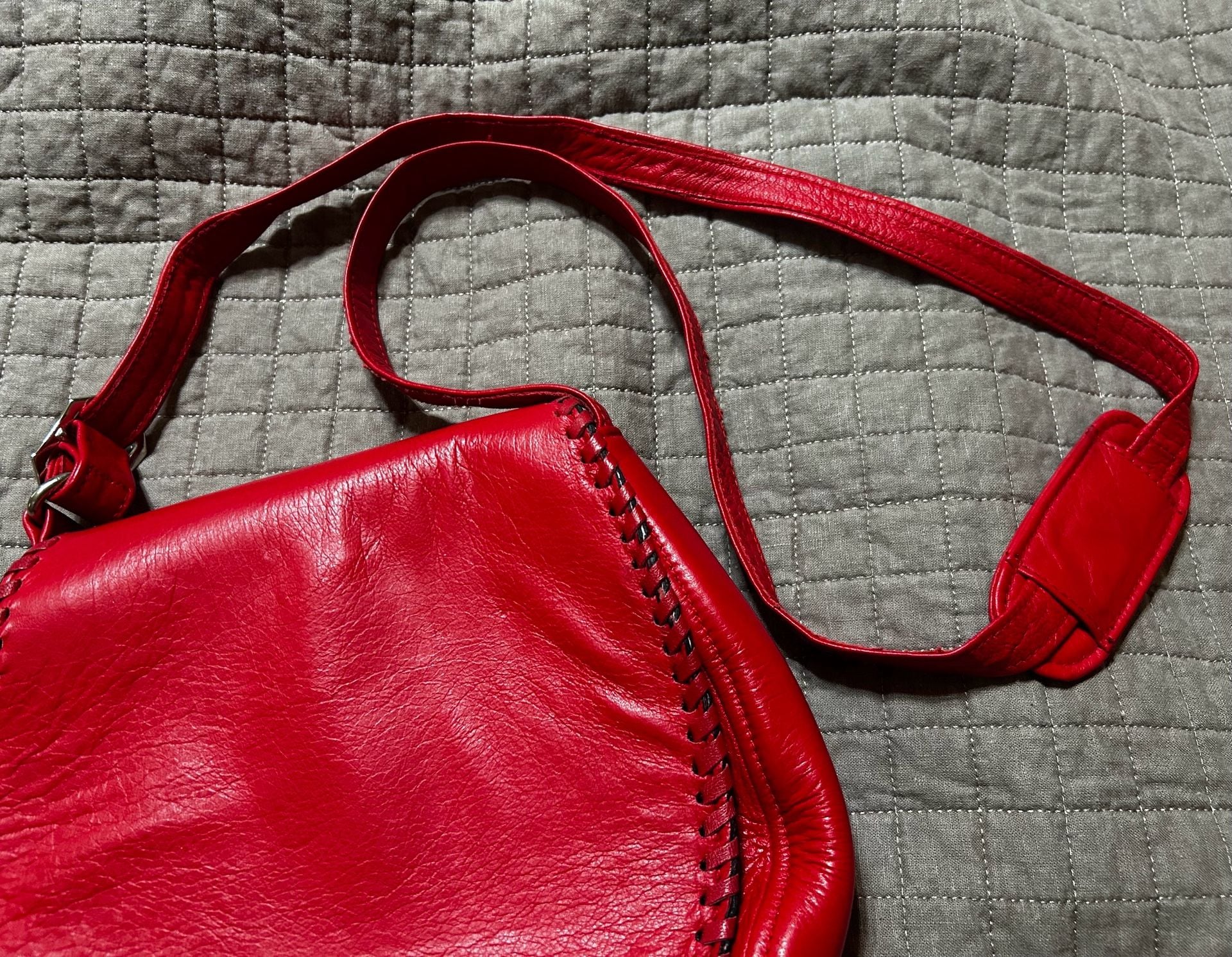 Juan Antonio Red Leather Crossbody Saddle Bag Whipstitch Stone Accent 7