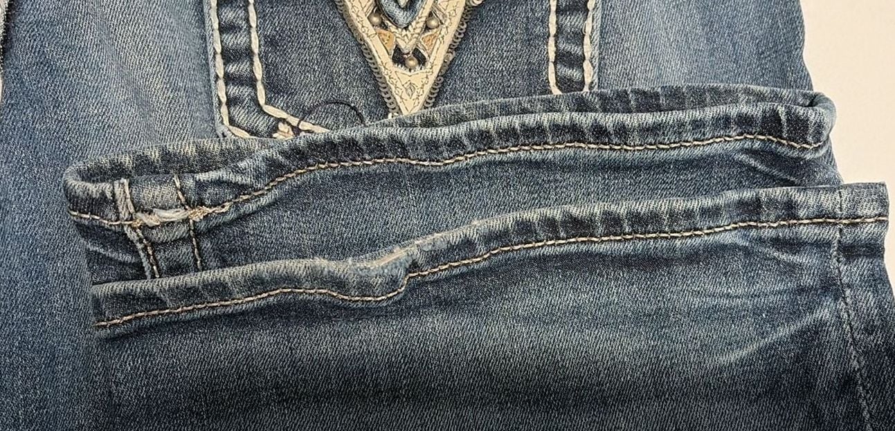 Vigoss The New York Bootcut Jeans Size 11/12 Blue Embellished 7