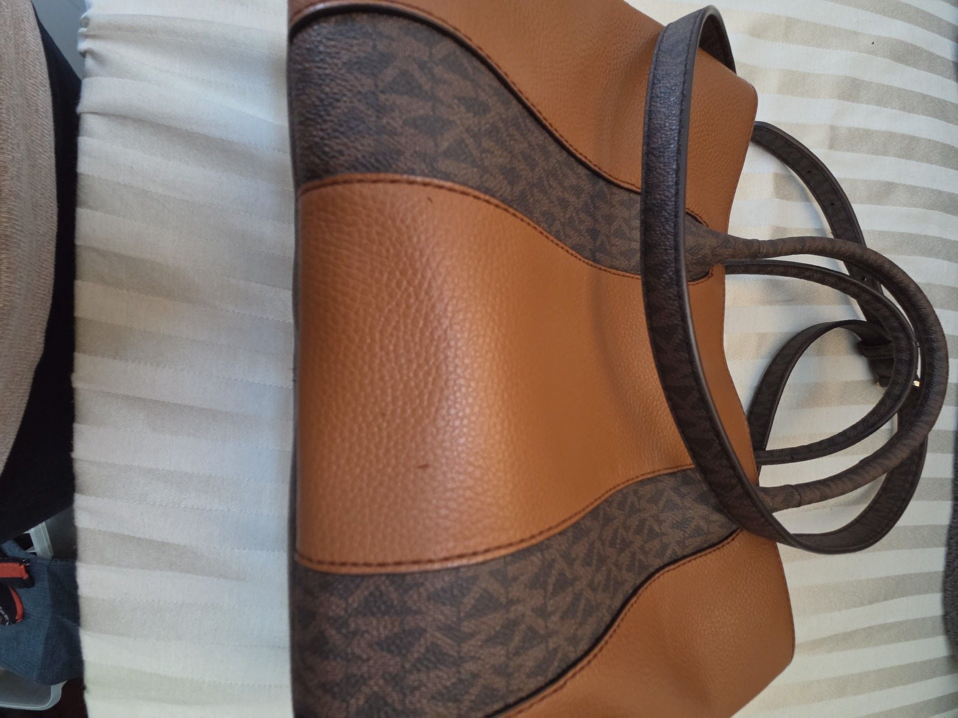 Michael Kors Austin Large Leather Tote Brown Logo 11