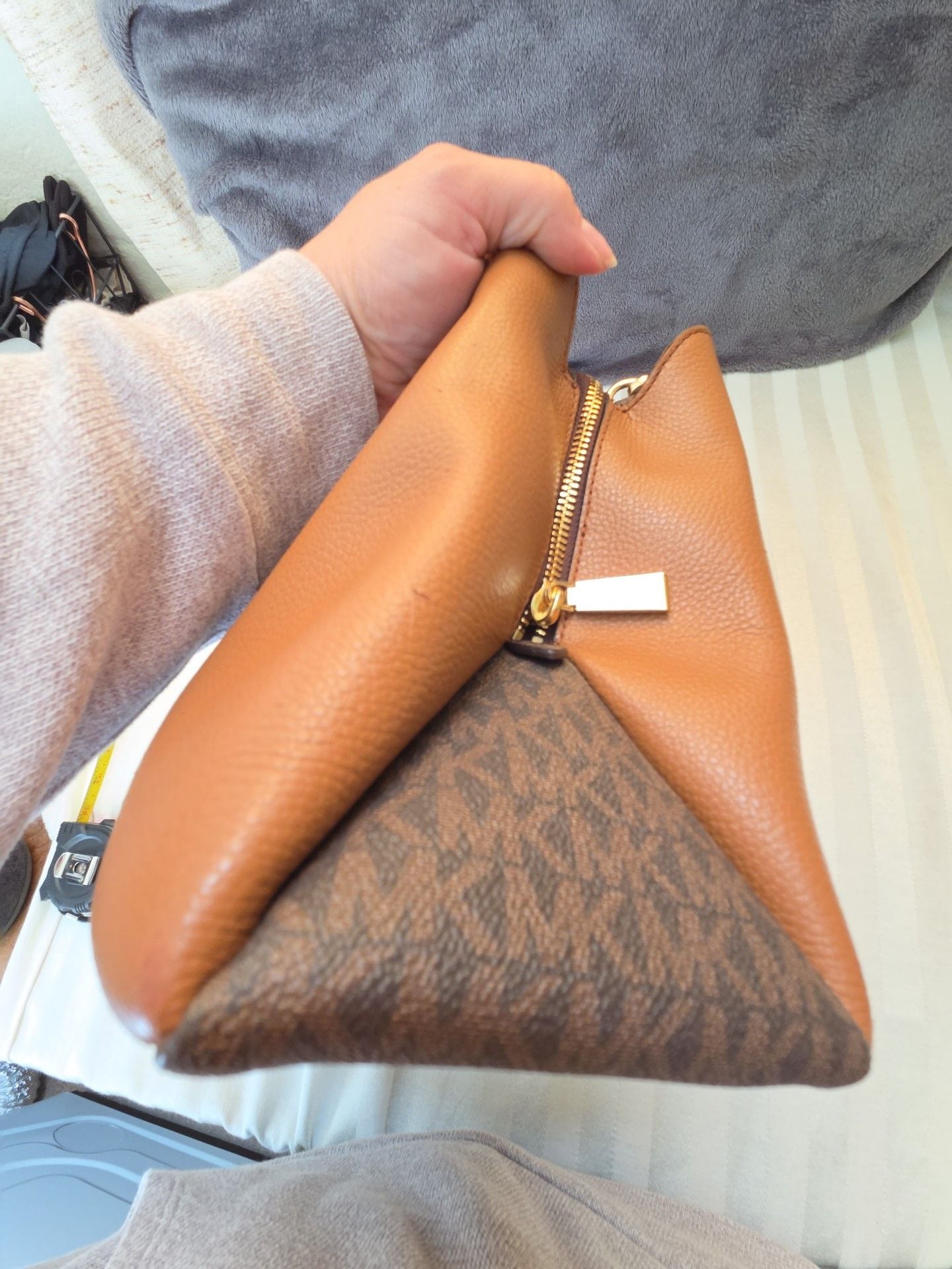 Michael Kors Austin Large Leather Tote Brown Logo 15