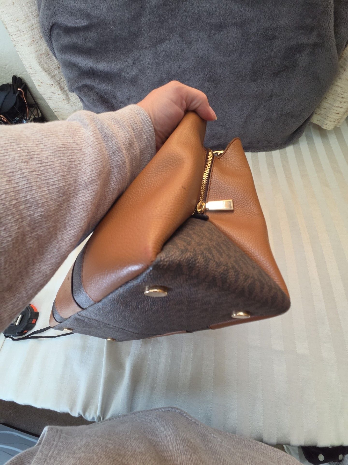 Michael Kors Austin Large Leather Tote Brown Logo 16