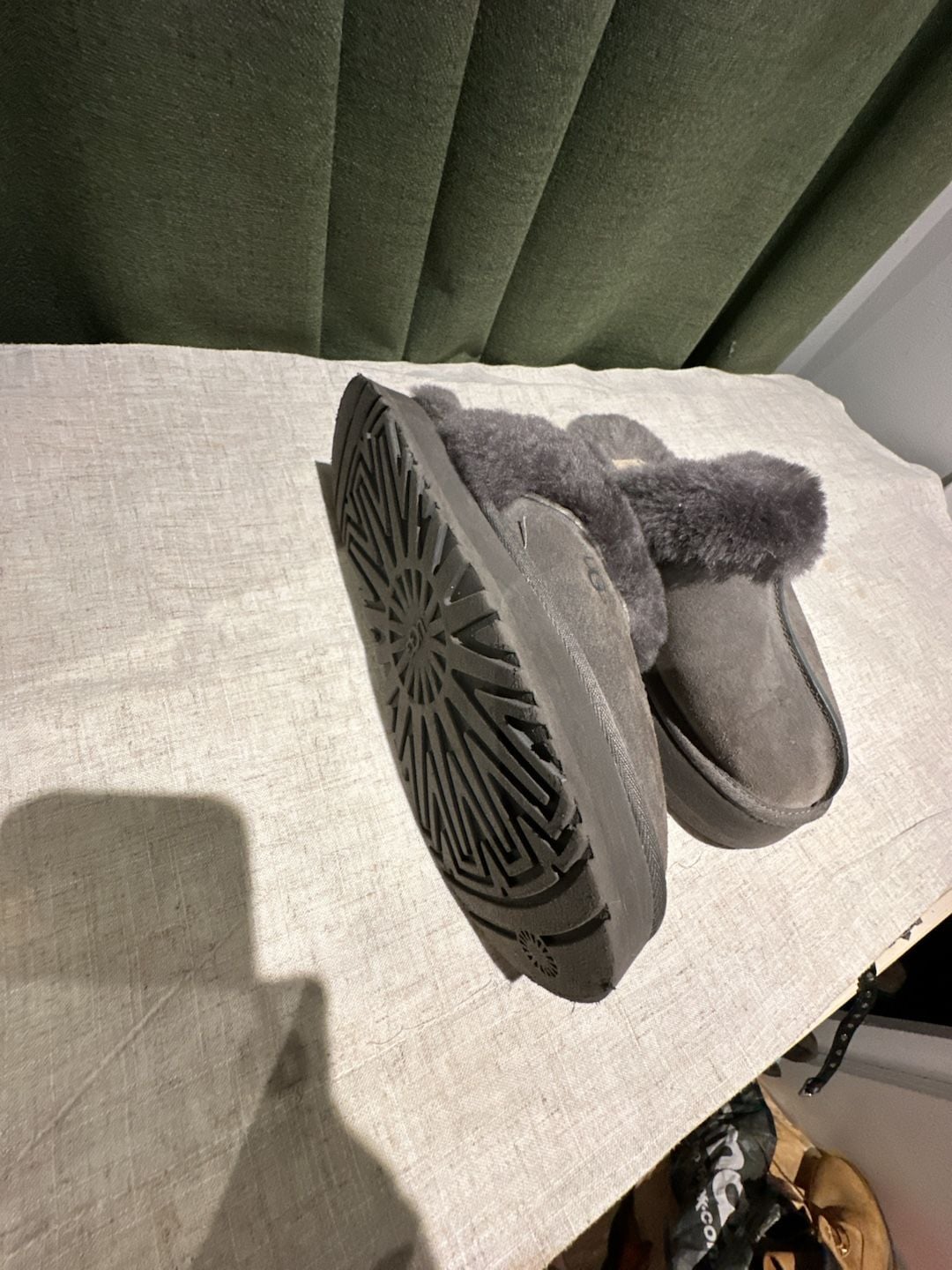 UGG Disquette Slippers Charcoal Gray Suede Platform 6