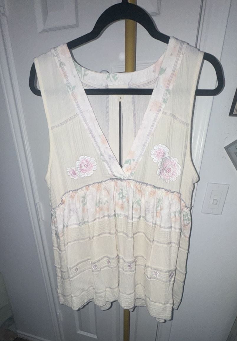 POL Floral Embroidered Gauze Tank Top Size L Cream Boho V-Neck 2