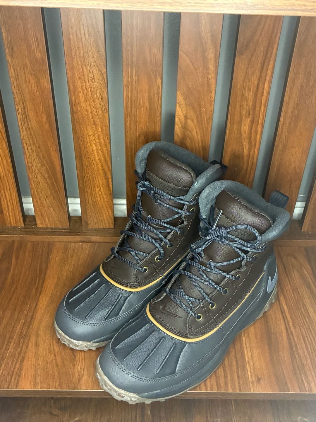 Nike Kynwood Boots Anthracite Dark Gold Leaf 2