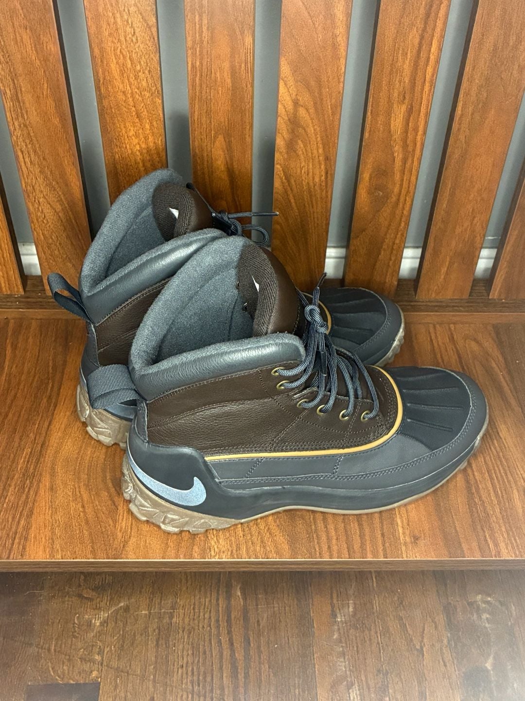 Nike Kynwood Boots Anthracite Dark Gold Leaf 3