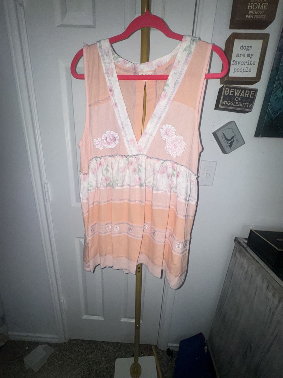 POL Floral Embroidered Size L Peach Tank Top 2