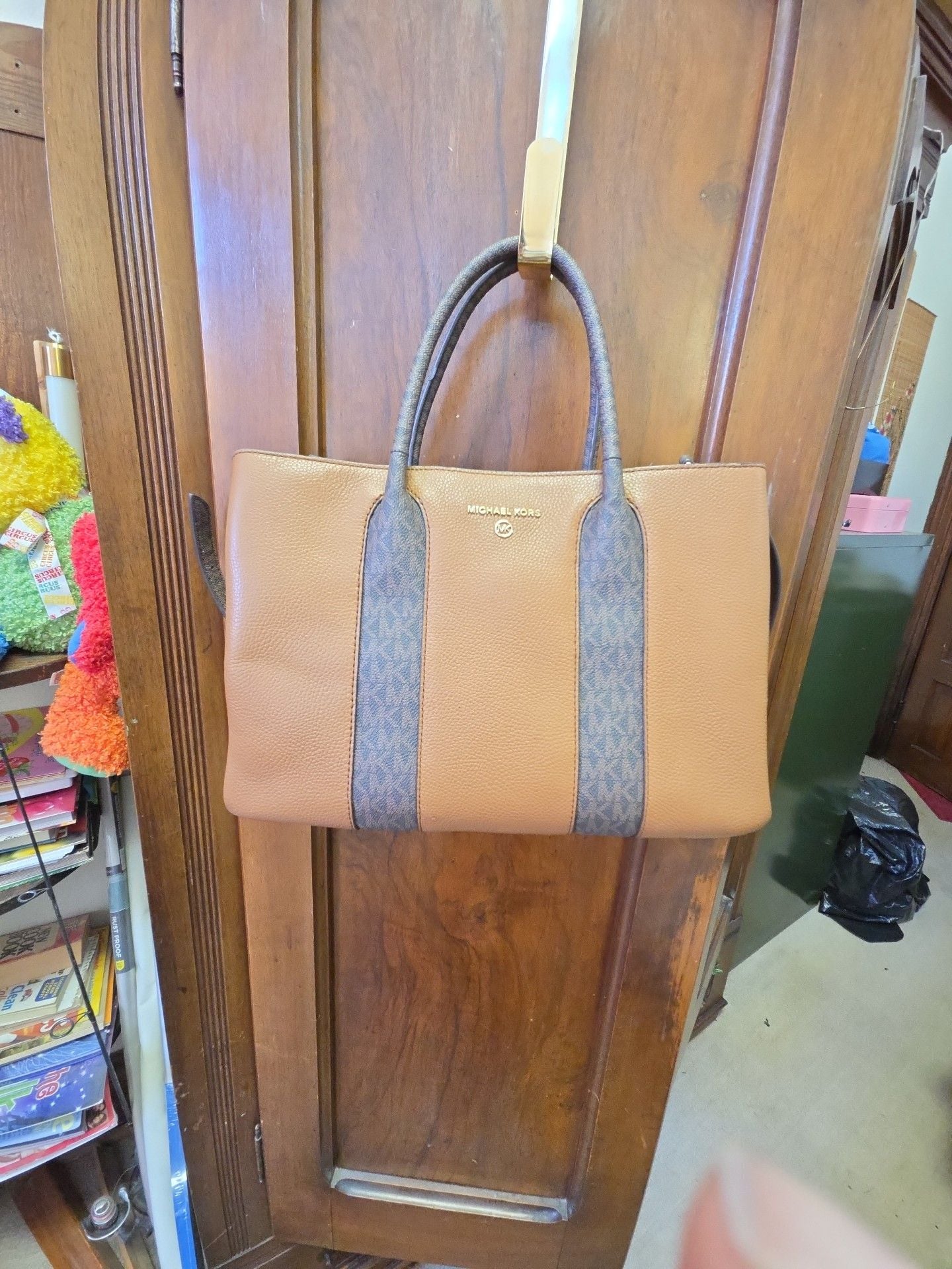 Michael Kors Austin Large Leather Tote Brown Logo 17