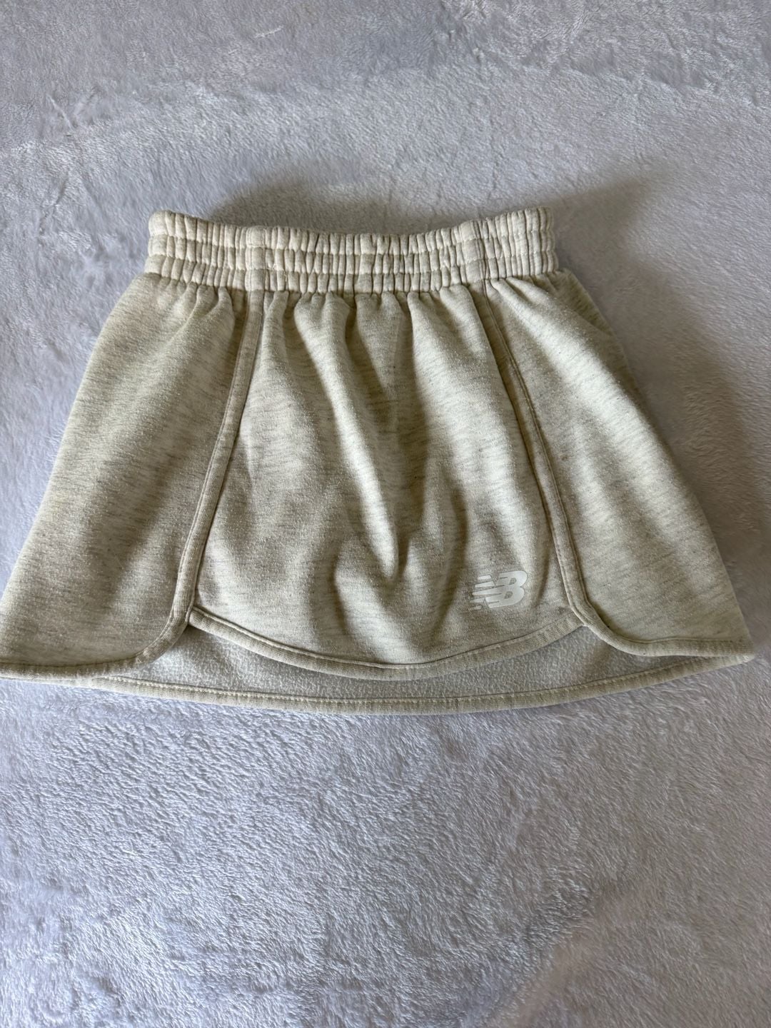 Girl's New Balance Athletic Skort Size S (7/8) Heathered Cream Fleece 2
