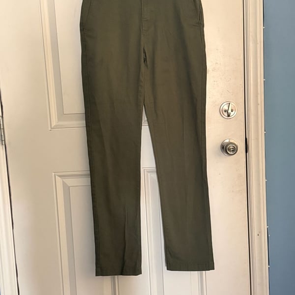 Amazon Essentials Chino Pants Size 30W x 34L Green Cotton Blend Straight Fit