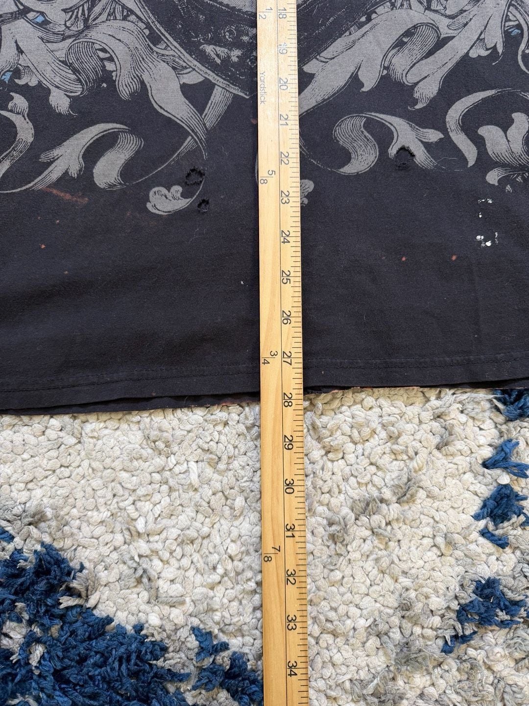 Black Long Sleeve Graphic T-Shirt Size 2X Shield Cross Y2K Grunge 6