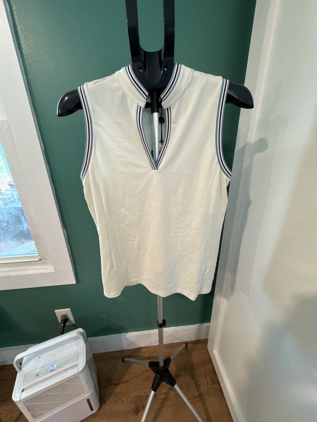 RLX Ralph Lauren Golf Sleeveless Polo Size M White Multi Striped 3