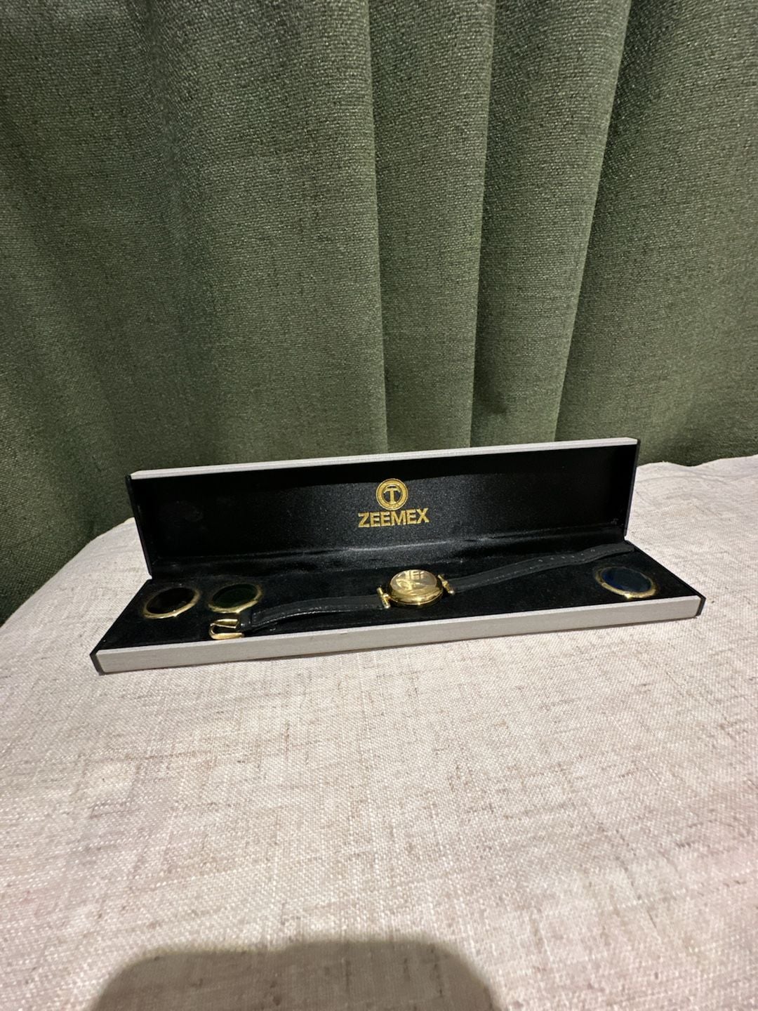Zeemex Interchangeable Bezel Watch Gold Tone Black Leather Strap 2
